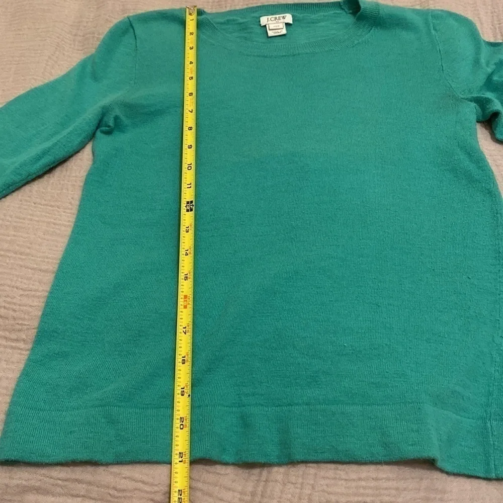 J. Crew cotton blend crew neck green sweater. Size Xxs.